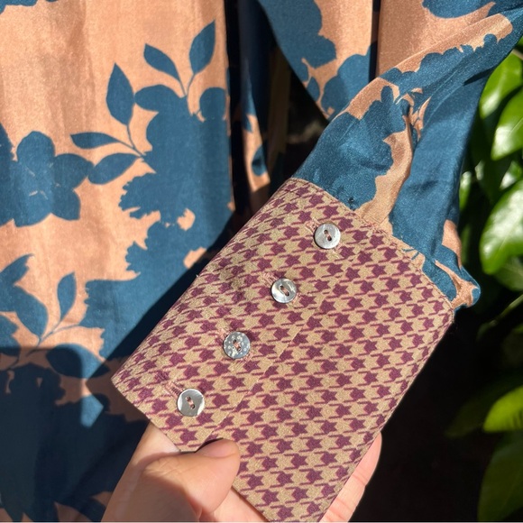 TRACESOFME blue tan peach silk floral houndstooth contrast long sleeve button up - Picture 5 of 8
